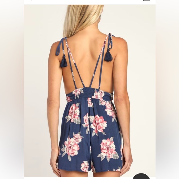Lulu’s blue Floral Romper - Picture 2 of 6